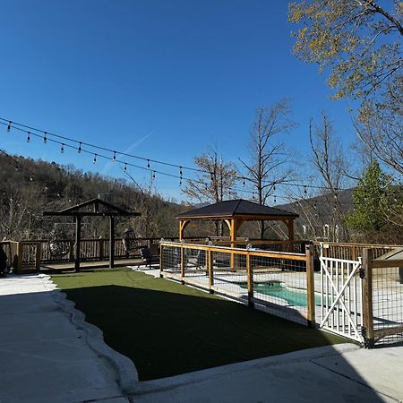 Relaxing 3Br Cottage 1 Mile To Main St Attractions Views جاتلينبرج المظهر الخارجي الصورة